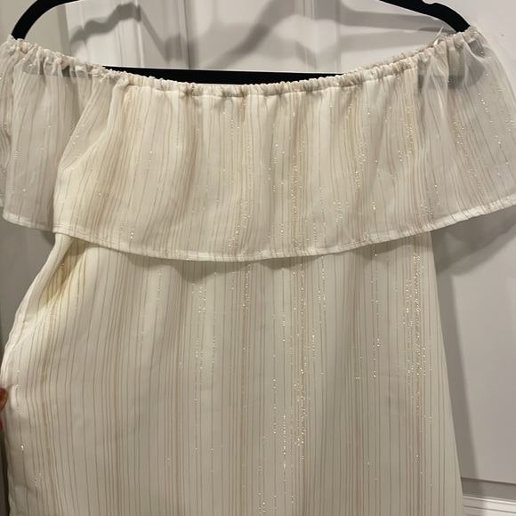 Shoulder Blouse, - Picture 3 of 4